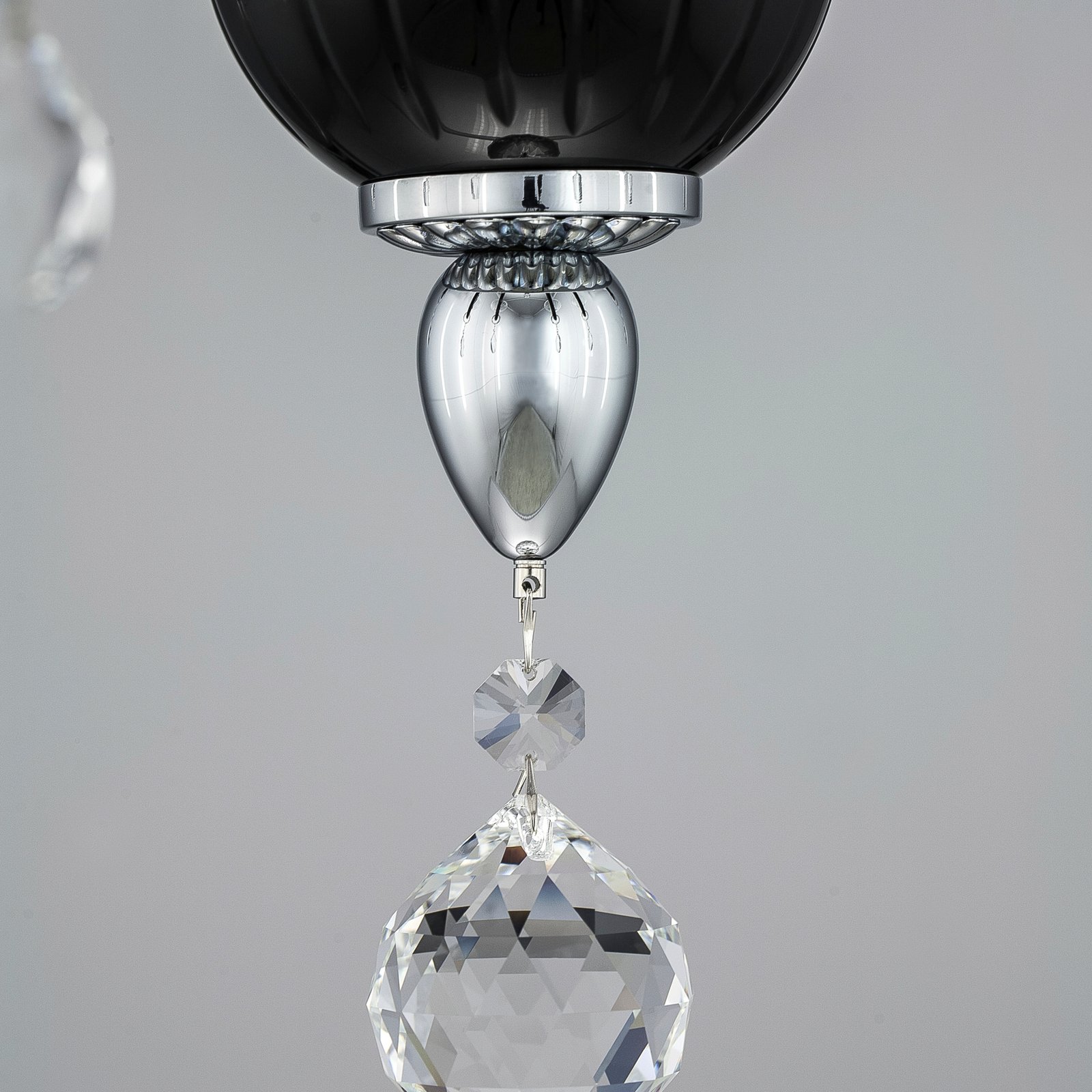 112_CH_12_chrome_black_macro1_Leonie_GrandoLuce 112 CH 12 chrome black macro1 Leonie GrandoLuce
